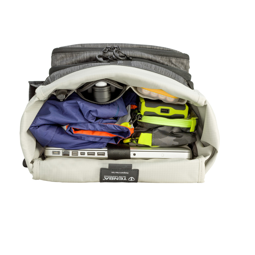 DNA 15 BACKPACK GRAPHITE | Tenba
