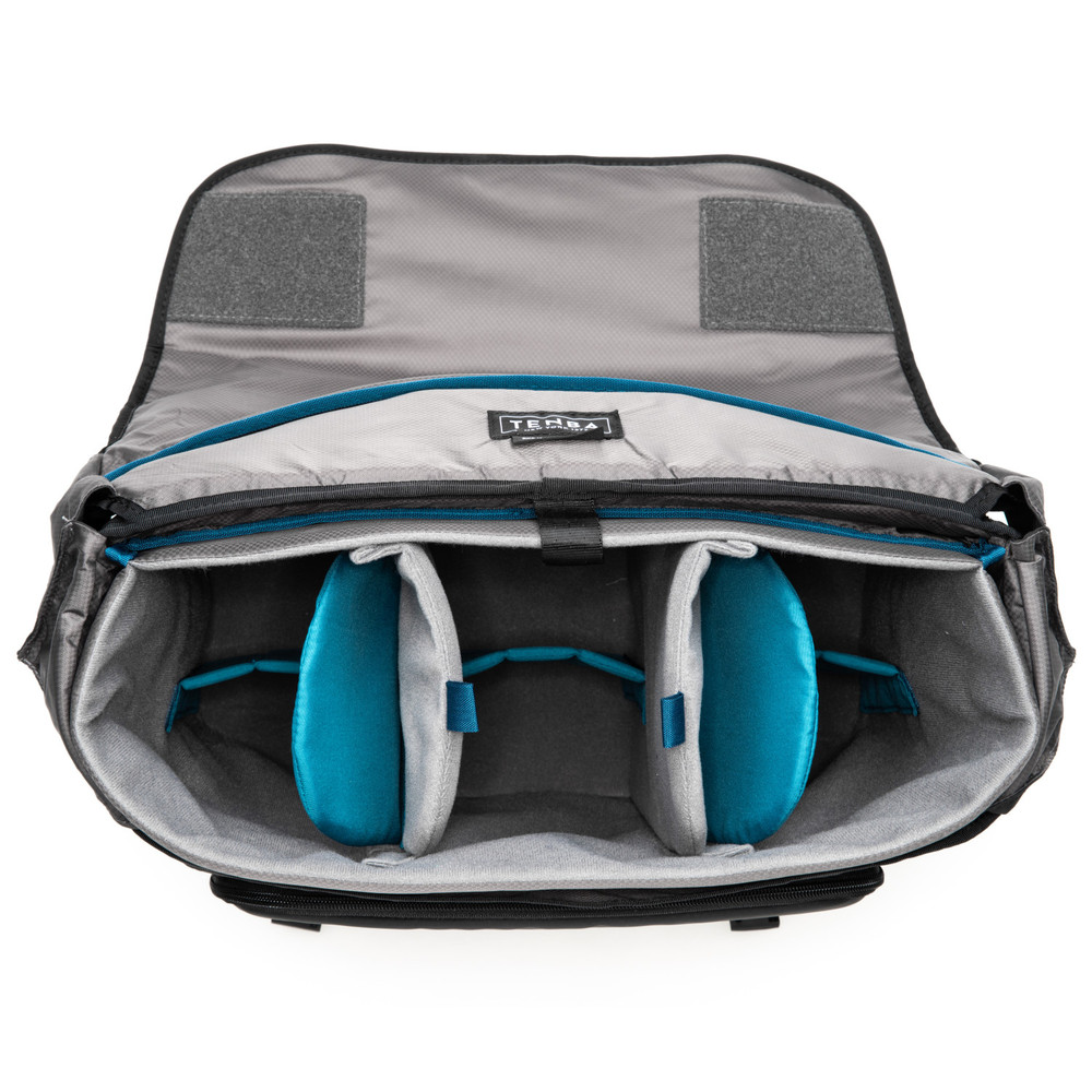 DNA 16 Pro Messenger Bag Black, Shoulder Bags (638-576) | Tenba