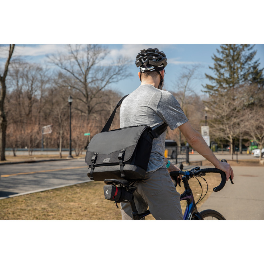 DNA 16 Slim Messenger Bag Black, Waterproof Bag (638-574) | Tenba