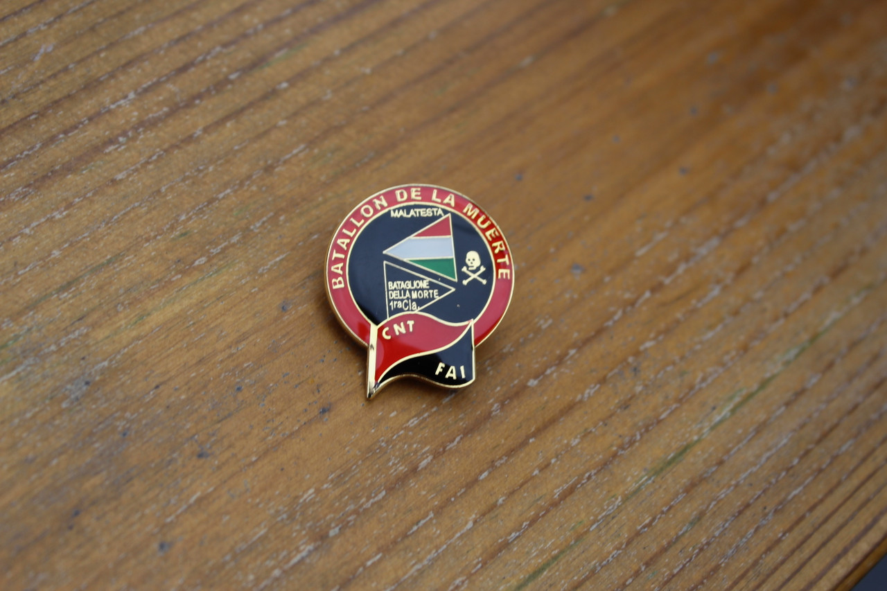 BATTALLON DE LA MUERTE - CNT ENAMEL BADGE - Calton Books (SP) Ltd