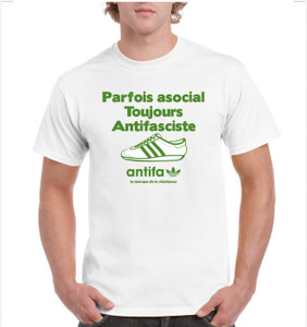 Parfois asocial Toujours Antifasciste white t-shirt