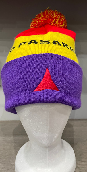 No Pasaran Bobble Hat