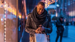 How Small Businesses Can Attract Holiday Shoppers in a Downturn ^ H07F5Z