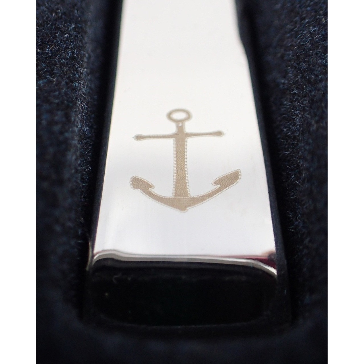 Decorative Anchor on each handle