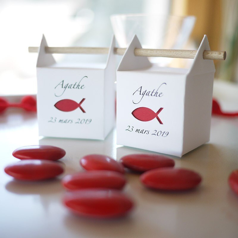 Boîte à dragées personnalisée au poisson Ichthus Boîte à dragées personnalisée au poisson Ichthus