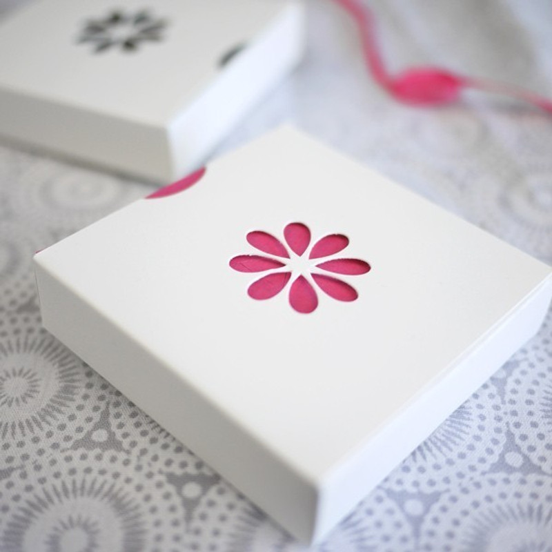 Carré "Un peu, beaucoup, à la folie" : boite à dragées