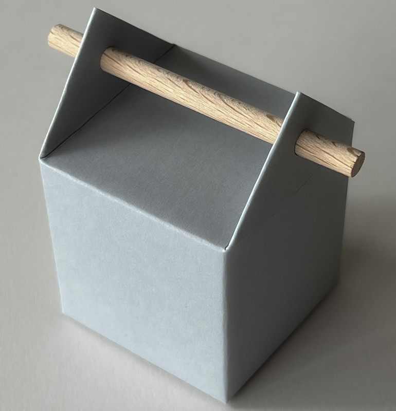 Boite et contenant à dragées couleur gris galet.