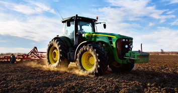 7 Important Facts About Your Tractor’s Hydraulic Fluid 7 Important Facts About Your Tractor’s Hydraulic Fluid
