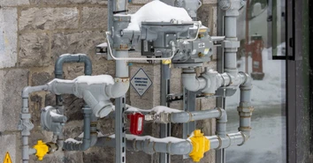 Choosing Lubricants for Cold Weather Operations