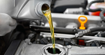 Hydraulic Grease vs. Oil: Which Is Better for Machinery?