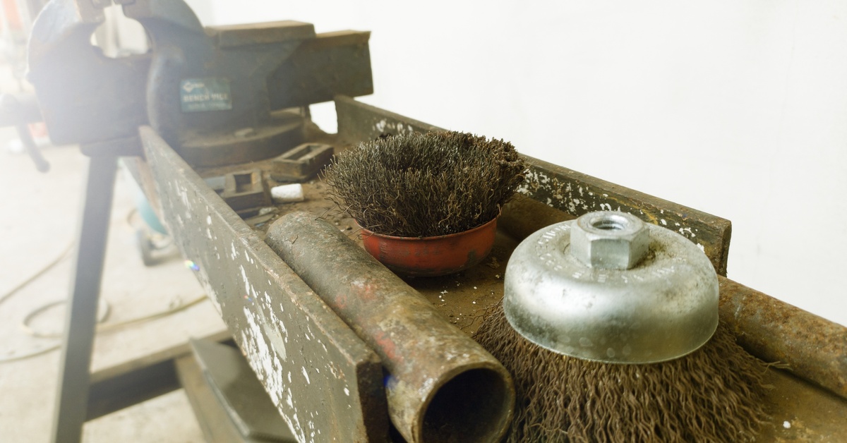 How Cleaners and Degreasers Improve Machine Performance