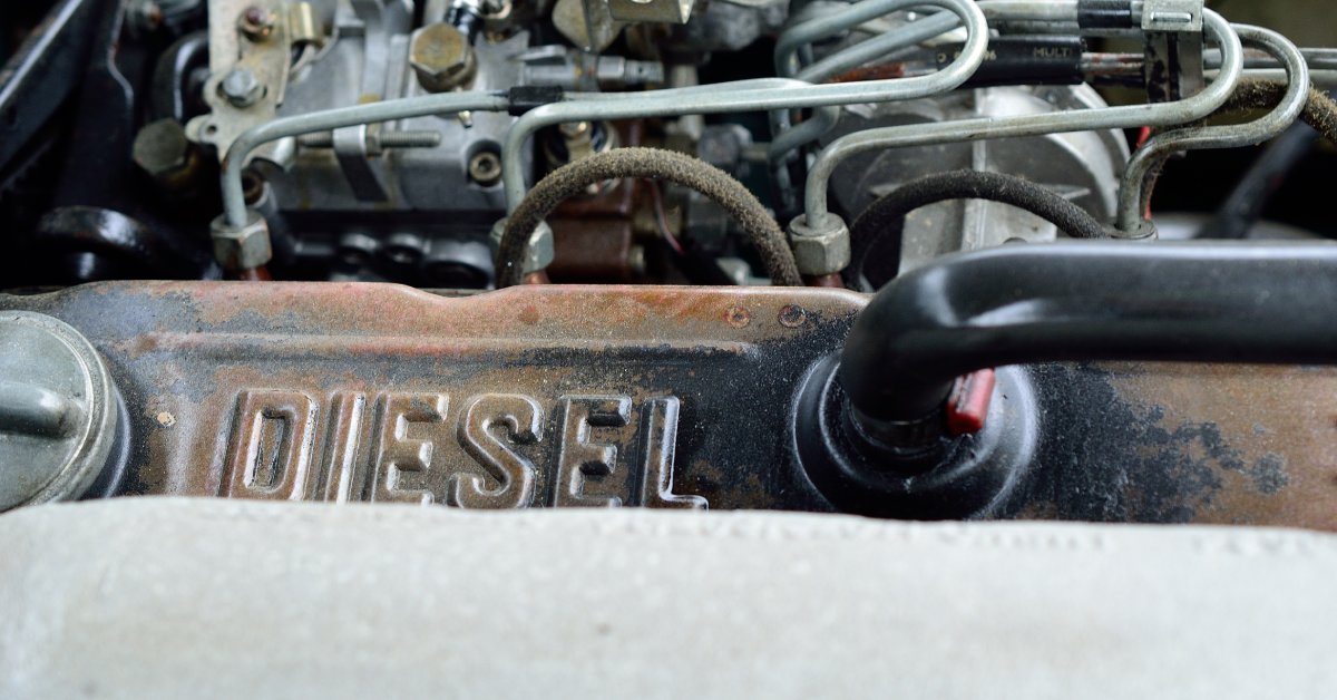 Synthetic vs. Ordinary Oil: Which Is Best for Diesel Engines