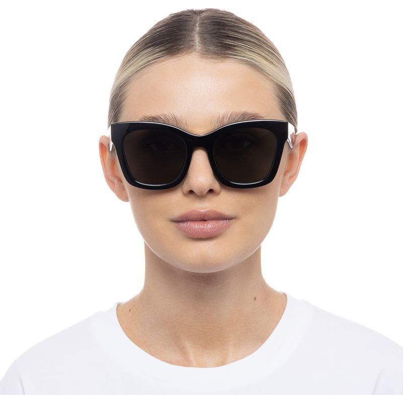 Le Specs Showstopper