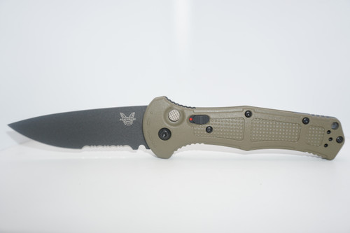 Claymore Partially Serrated FDE/BLK Benchmade