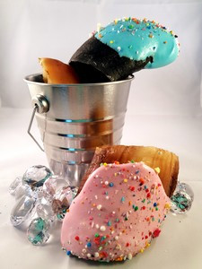 Huds and Toke Twinkle Toes hoof dog treats