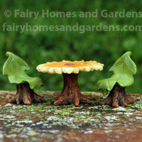 Woodland Knoll Daisy Table and Leaf Chairs Set