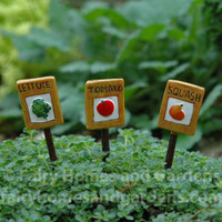 Set of 3 miniature garden markers