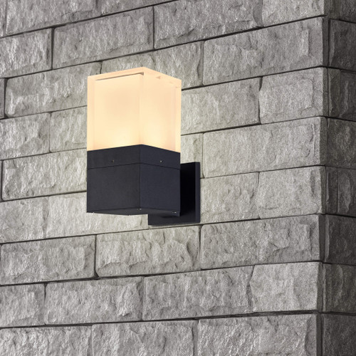 VONN Lighting VOW1770BL 10" Modern VOW1770BL 5-Watt Integrated LED Outdoor Wall Sconce in Matte Black