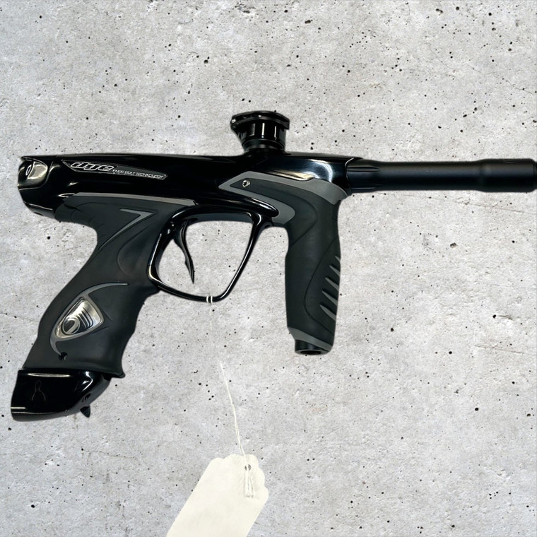 Used Dye DM14 Paintball Marker Gun w / Case - Polished Black