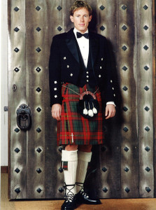 Prince Charlie 8 Yard Wool Kilt Package
