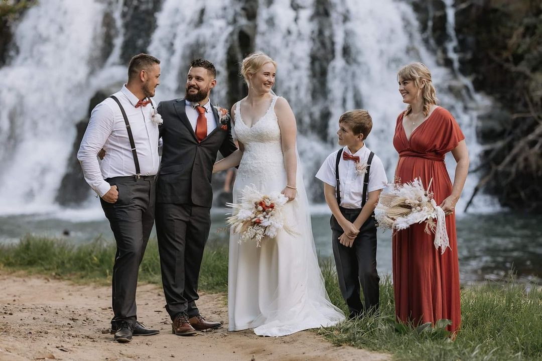 Matching Accessories for Bridesmaids and Groomsmen: Creating a Harmonious Look - FeaturedPost