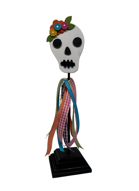 Skull on base and dowel w/crown