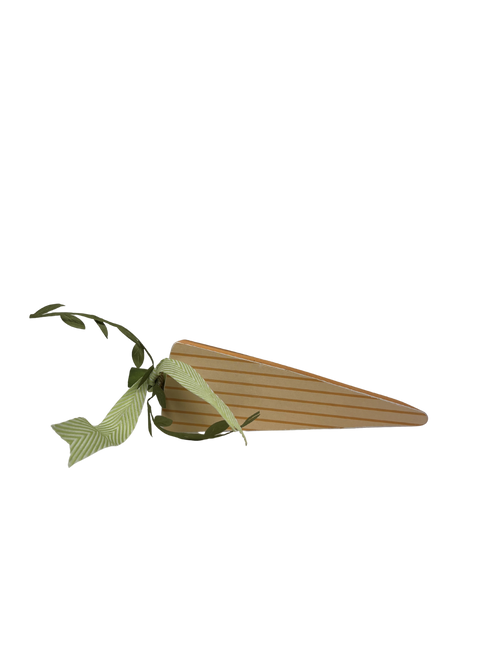 Carrot with Dowel Medium