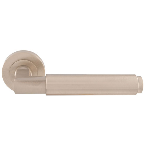 Carlisle Brass Masano Lever On Rose