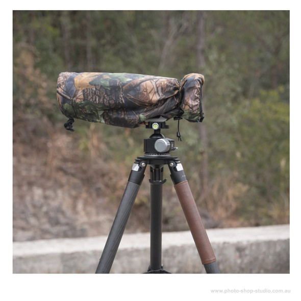Fotolux 57cm tree camouflage camera and lens rain cover in use