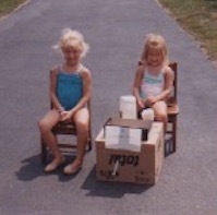 early-entrepreneurship-lemonade-stand-199x197.jpeg