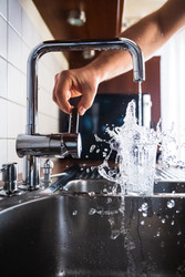7 Important Signs to Replace Your Kitchen Sink