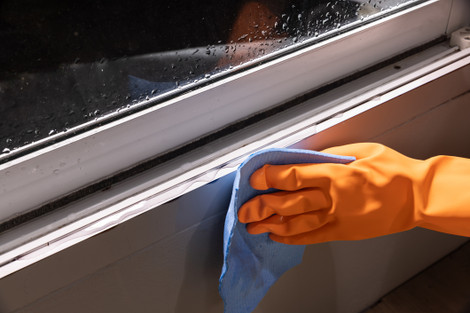 How to Clean off Silicone Caulk 