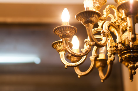Protecting Antique Light Fixtures with Silicone Sealant