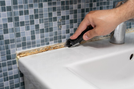 How To Remove Silicone Sealant From Tiles