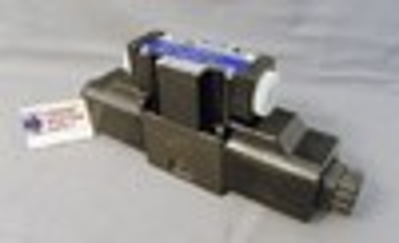 (Qty of 1) SWH-G03-C2-D24-10 Northman interchange D05 hydraulic solenoid valve 4 way 3 position, ALL PORTS BLOCKED  12 volt DC