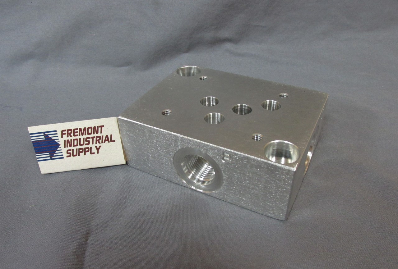 D05 hydraulic directional control valve sub plate #8 SAE O-ring boss ports