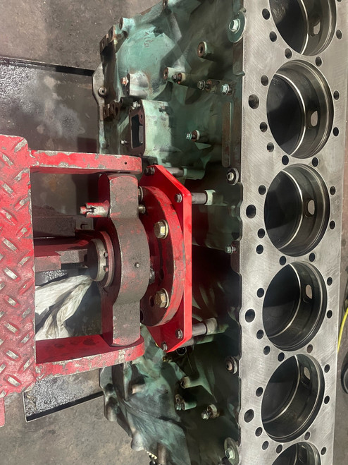 Kiene: Engine Mounting Adapter for Mack MP8