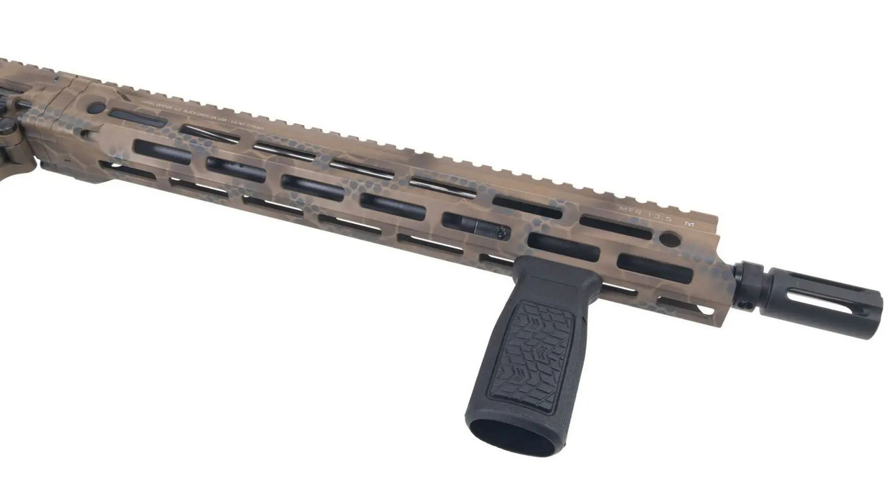 Daniel Defense V7 SLW Rifle 5.56 16