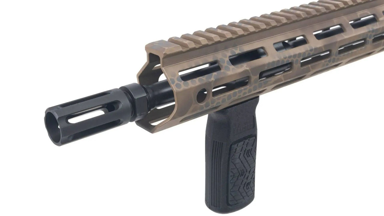 Daniel Defense V7 SLW Rifle 5.56 16