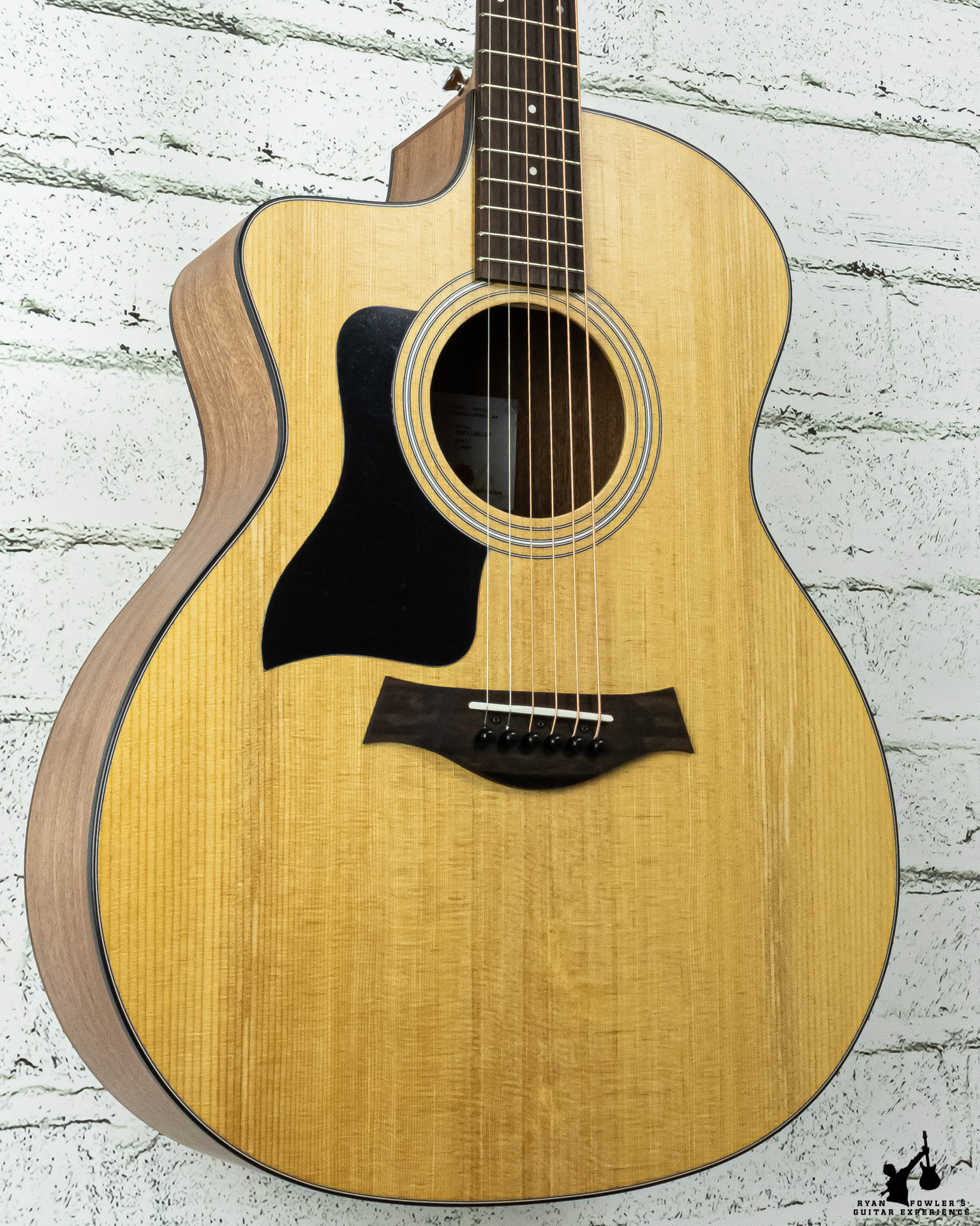 Taylor 114ce Left-Handed Layered Sapele w/ bag