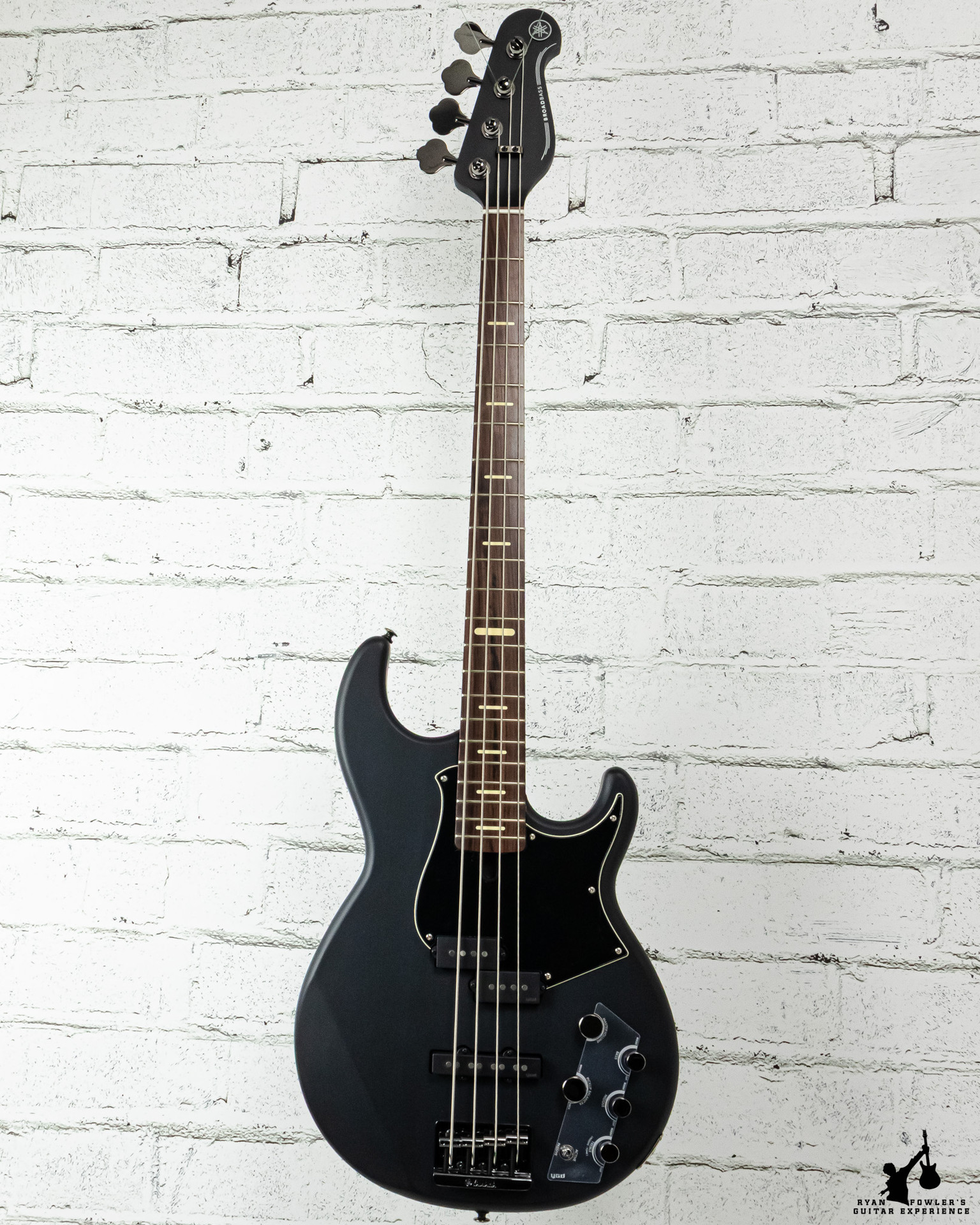Yamaha BB734A 4-String Bass Translucent Matte Black w/ bag