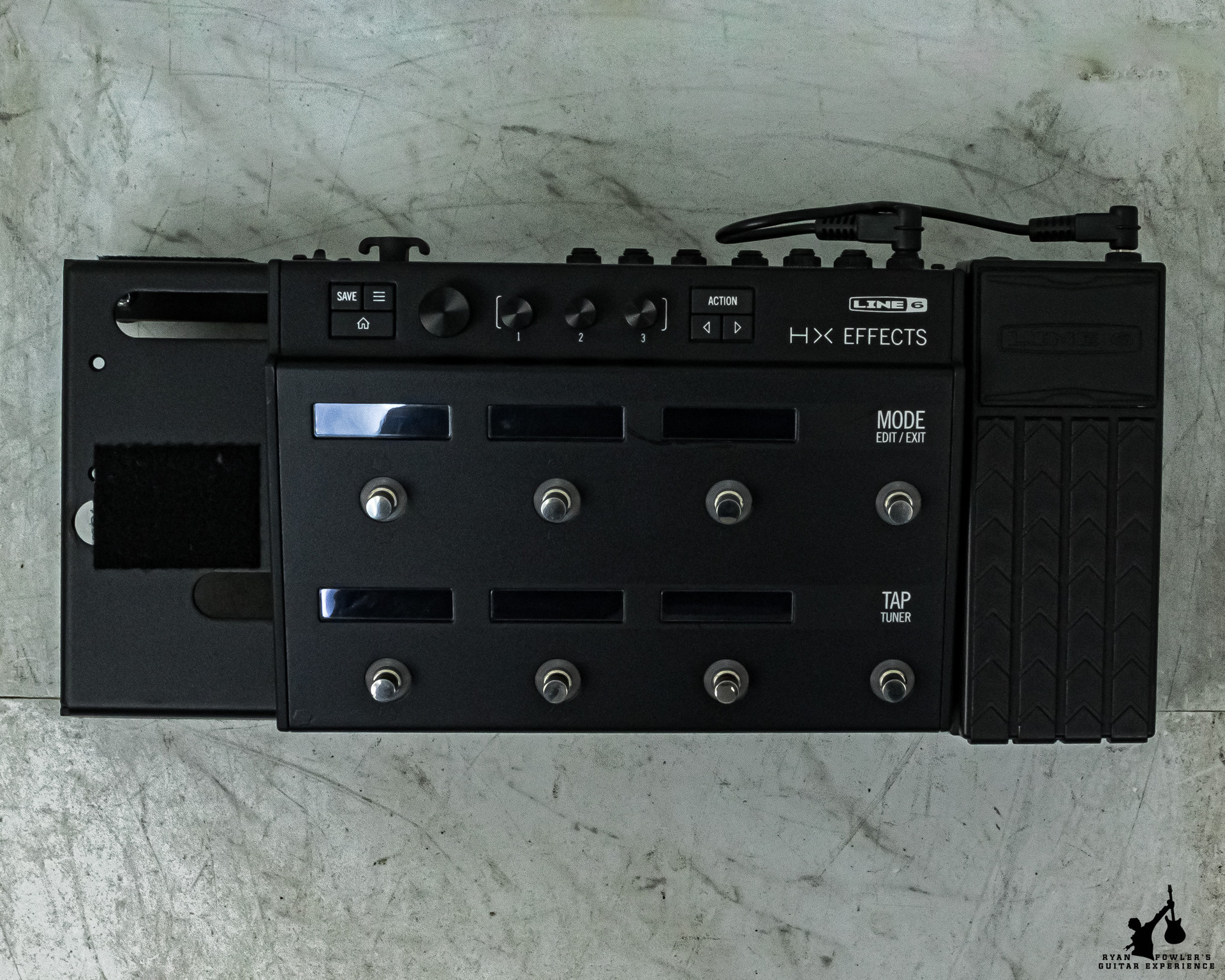 Line 6 HX Effects Pedalboard w/ Gigbag, PSU and Expression Pedal
