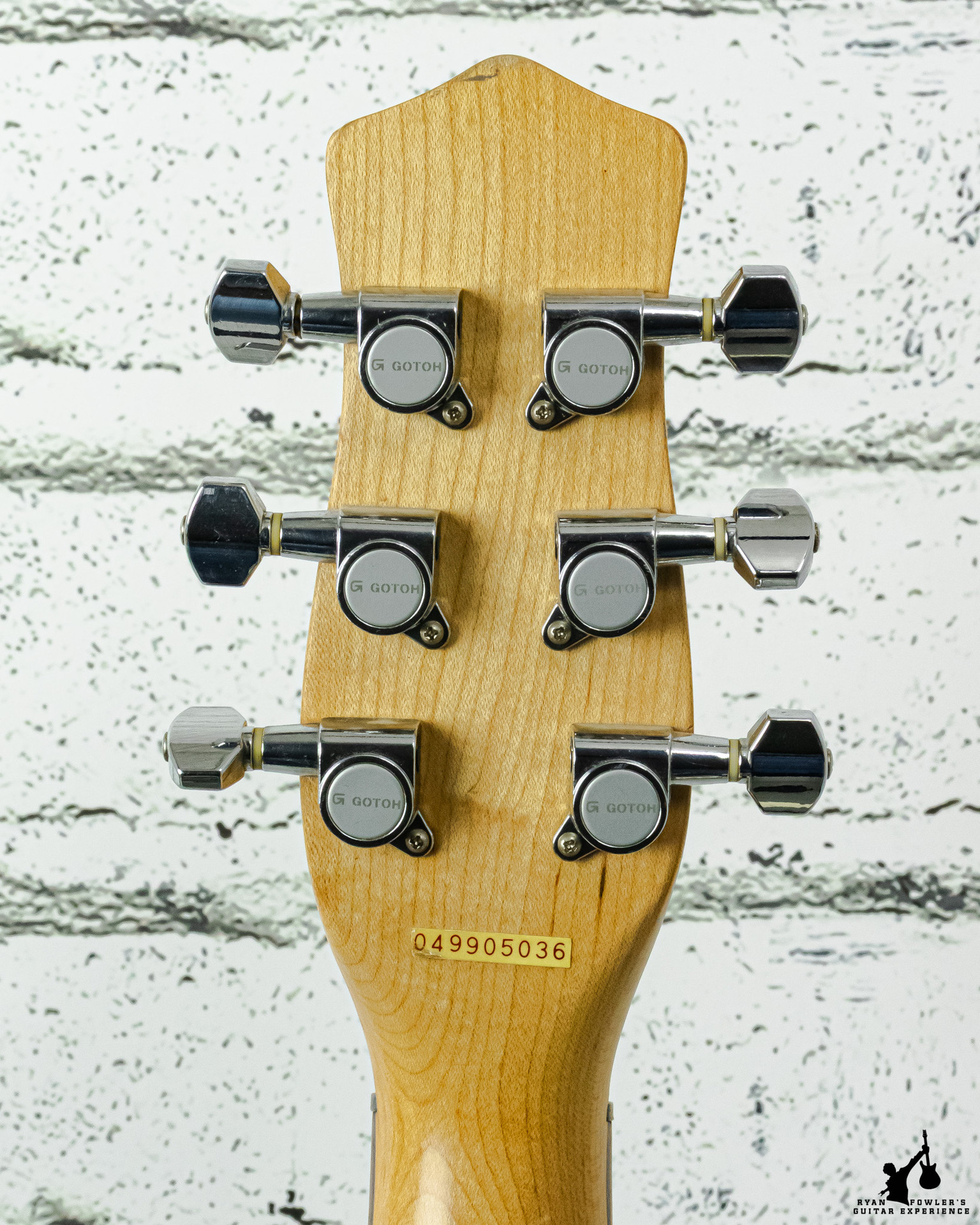 Danelectro DC-3 Silver Metalflake w/ bag