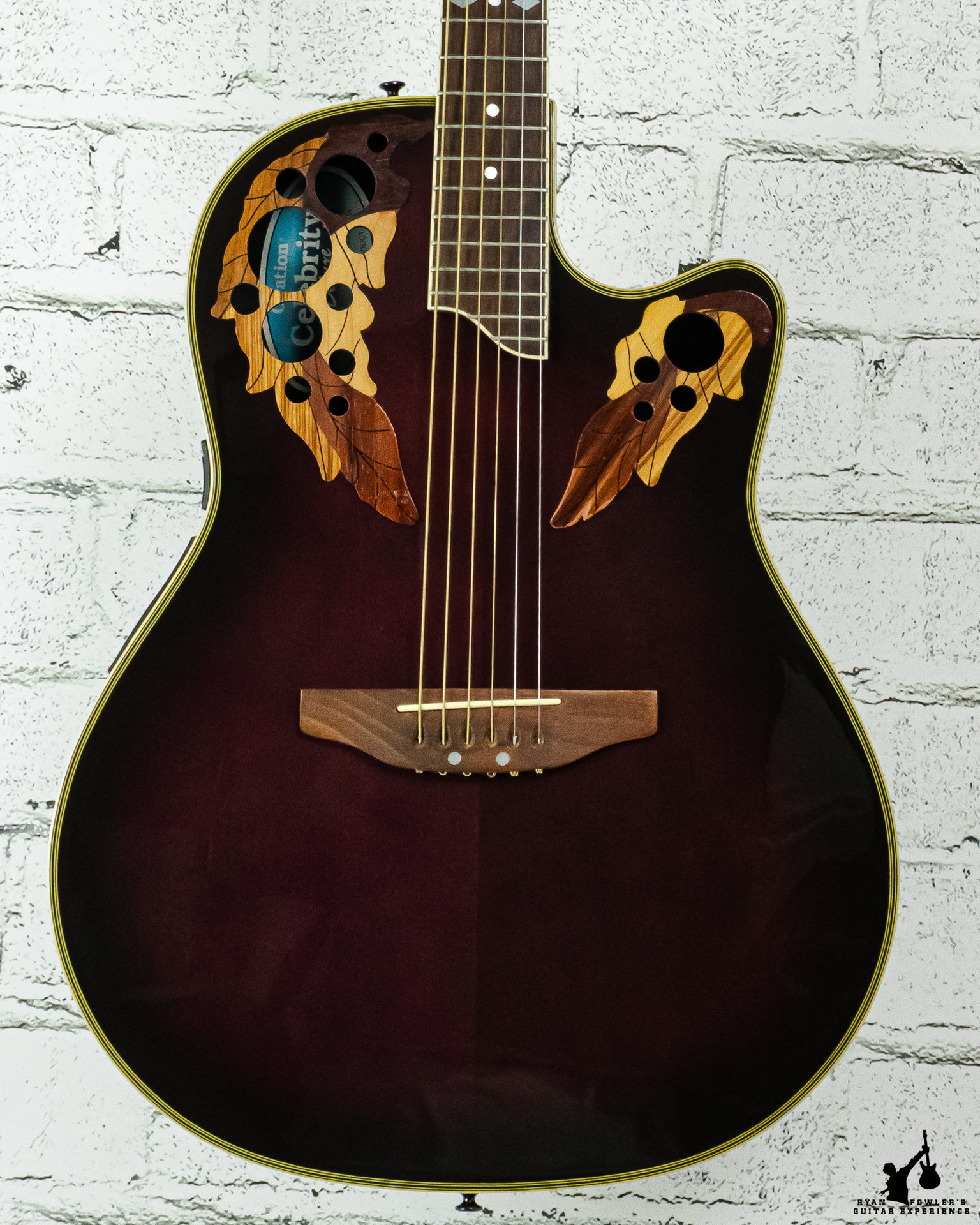 Ovation CS257 Celebrity Deluxe w/ Ovation Hardshell Case