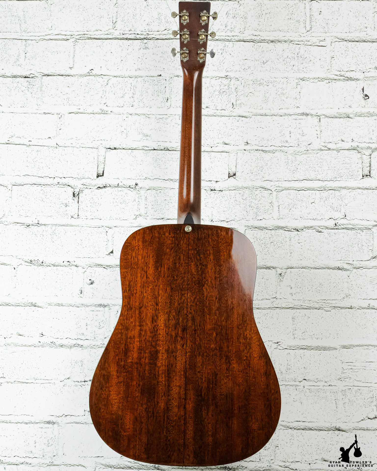 Martin D-18 Standard Series Sunburst w/ OHSC