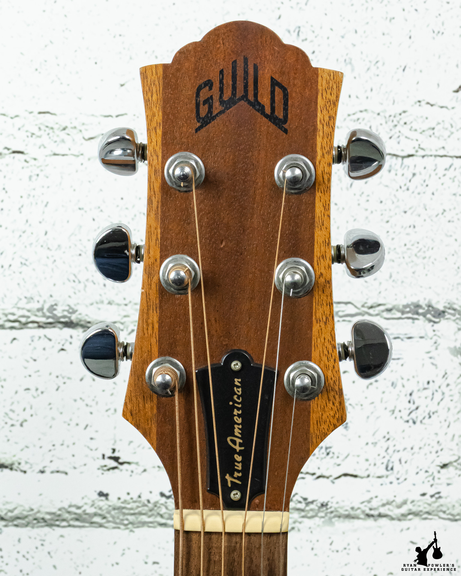 GUILD True American DV4.VSAビンテージ 1990s Guild D4 True American Acoustic w/ OHSC
