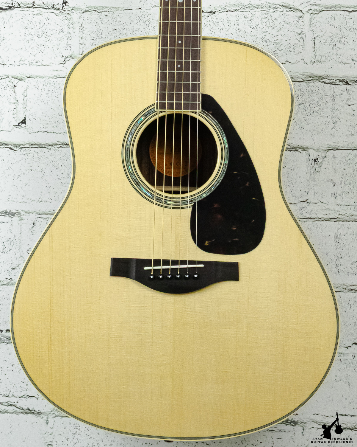 Yamaha LL6 ARE Original Jumbo Natural Rosewood Back/Sides