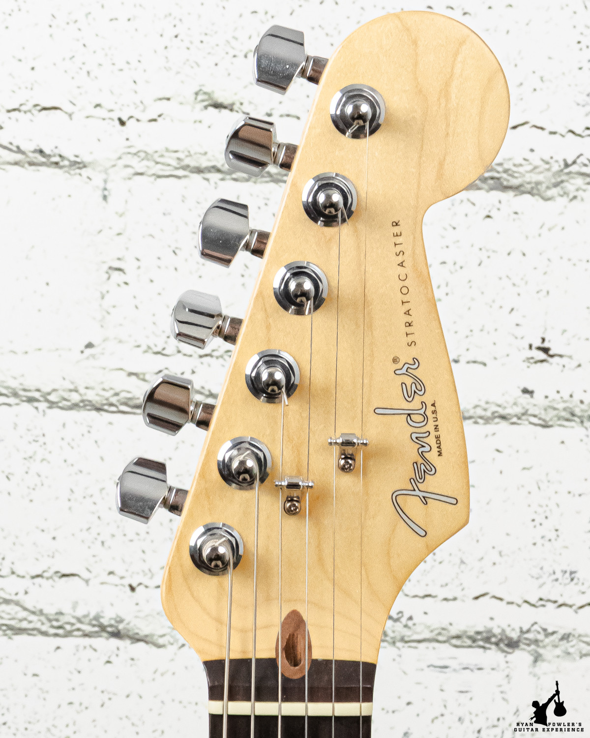 1997 Fender USA Roadhouse Strat White w/ Case