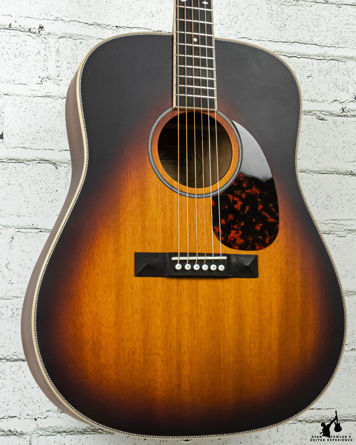2025 Larrivee D-40 Mahogany Legacy Series Vintage Sunburst Satin w