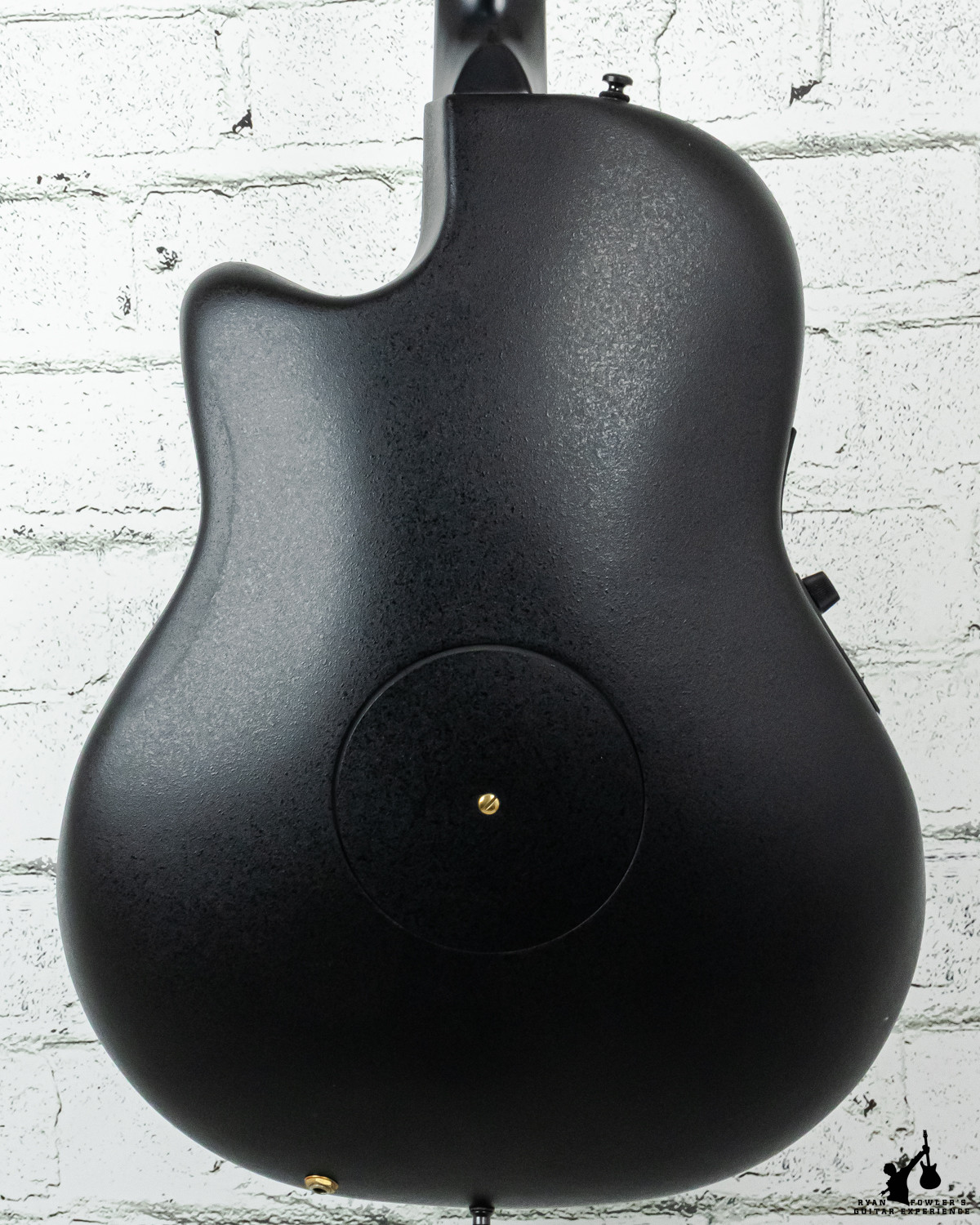 Ovation 1868 Elite Black Top w/OHSC